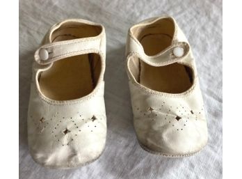 Adorable Vintage BABY SHOES