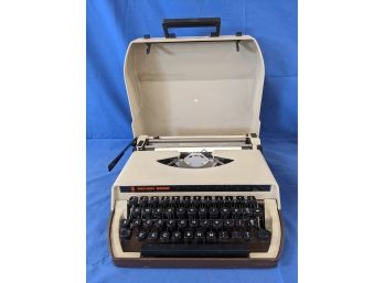 Vintage Made In Italy Typewriter 'Rover 2000' In Case