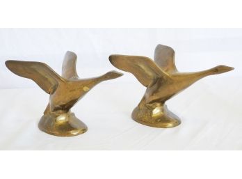 Beautiful Pair Of Vintage Solid Brass Flying Birds / Geese