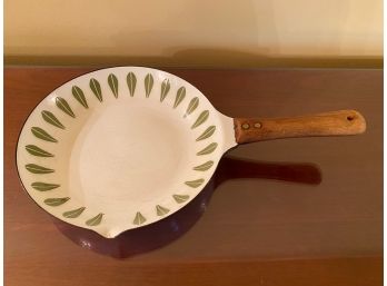 Cathrineholm White & Olive Green Lotus Leaf Enamelware Skillet