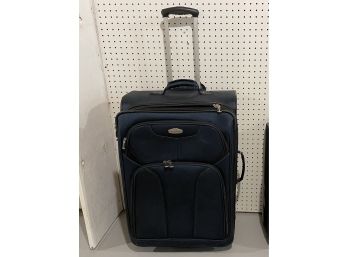 Ricardo Mid-Sized Rolling Suitcase In Midnight Blue