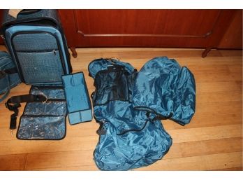 JM New York Luggage Set, Blue Faux Alligator