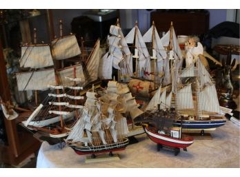 Wood Ship Models 8 Pieces