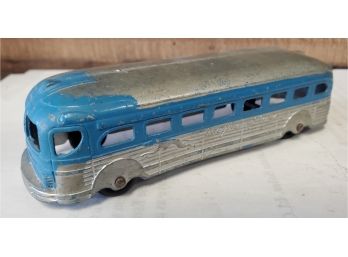 Vintage Tootsietoy 2 Made In USA Greyhound Lines Cast Metal Toy Bus 6 1/8' Long. 1950s