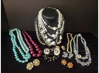 Ladies Vintage Fashion Costume Jewelry Assortment - Necklaces & Earrings