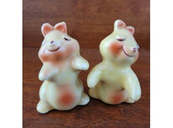 Van Tellingen Bunny Hugging Salt And Pepper Shakers