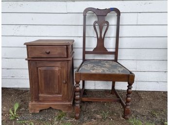 VICTORIAN MAHOGANY SIDE CHAIR AND AN OAK SIDE TABLE