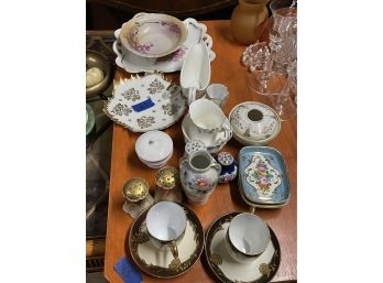 LOT OF BETTER SMALL PORCELAIN PIECES INCLUDES HP LIMOGES , NIPPON , ROYAL ALBERT ETC.