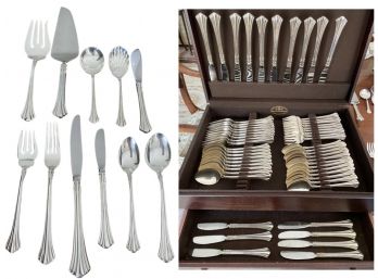 Reed And Barton Sterling 'Eighteenth Century' Pattern Flatware Service For 10