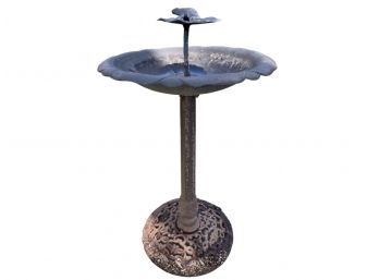 Iron Garden Birdbath With Frog And Lily Pad Design