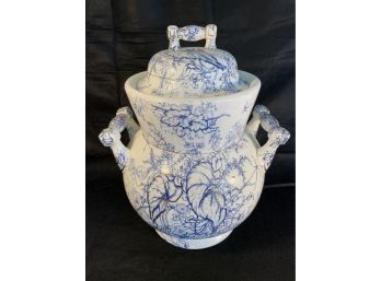 Decorative Antique Chamber Pot With Lid