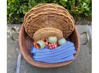 Basket With Rattan Placemats, Trivets, Napkins And Napkin Rings