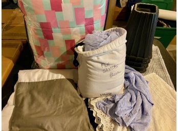 Bedding Lot - Nothing Matches! Comfy T-Shirt Full Size Sheet Set