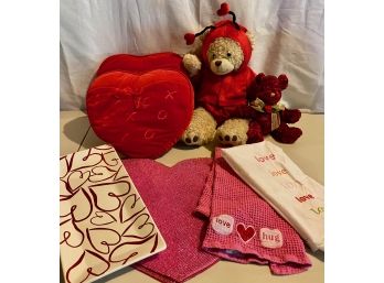 Valentine Lot - Teddy Bear, Hear Pillow, Platter, Dish Towels And Placemats