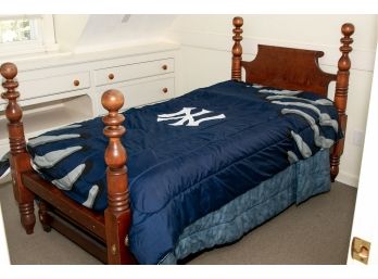 Antique American Cannonball Twin Trundle Bed II