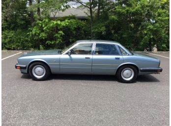 Fantastic 1993 Jaguar XJ6 Sovereign - Elderly Owned Estate Vehicle - Low Mileage CLASSIC !