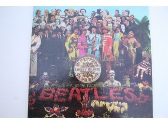 Rare SGT. LONELY HEARTS CLUB BAND By The BEATLES On CAPITOL RECORDS Comes With Hard To Find Cutouts