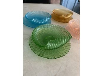 Set Of Four Depression Glass Anchor Hocking Bowl And Plate Set