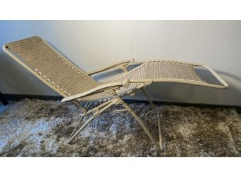 Neutral Tones Zero-gravity Chair