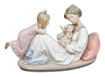 Lladro Mother, Daughter And Newborn (RETAIL $475)