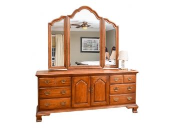 Thomasville Vintage Dresser With Matching Mirror