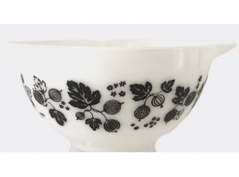 Vintage MCM PYREX  - Gooseberry,  Cinderella,  Black On White Mixing Bowl #441