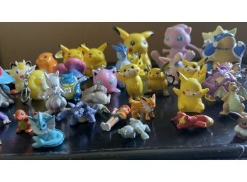 POKEMON - Figurines & Key Chains