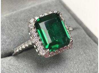 Fabulous Vintage Style Sterling Silver / 925 Ring With Emerald & White Sapphires WOW ! - VERY Pretty