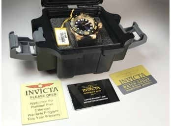 Incredible INVICTA PRO DIVER Watch $695 New In Box - Navy Blue Dial - Brushed Gold With Black Silicone Strap