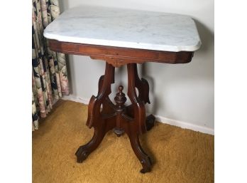 Beautiful Antique Victorian Walnut Table With White Marble Top 1880s - 1900s - GREAT TABLE !