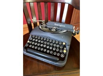 Vintage REMINGTON Typewriter