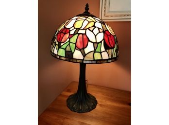 Gorgeous Tiffany Style Lamp With Tulip Accents