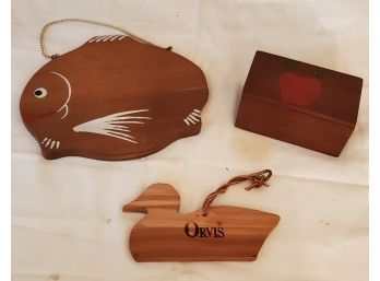 Treasure Lot Of 3 Crafted Wood Items -Lidded Box, An Orvis Cedar Scented Drawer Duck, A Painted Wood Fish