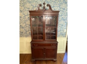 Vintage Thomasville Furniture Company, North Carolina Mahogany China Cabinet