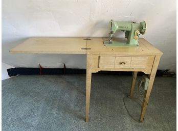 1958 SINGER 185K SEWING MACHINE IN CABINET