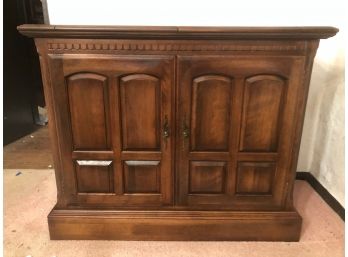 Vintage Mini Bar, Store Away Liquor And Glassware And Opens To Bar Top For Mixing Drinks At Home