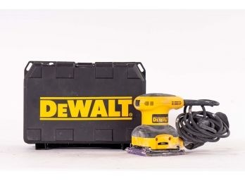 DeWalt 1/4 Sheet Palm Sander