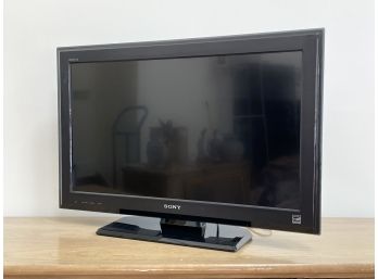 A 32' Sony Flat Screen TV