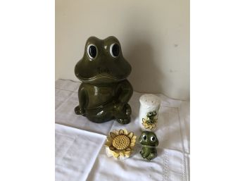 Frog Cookie Jar Salt & Pepper Shakers