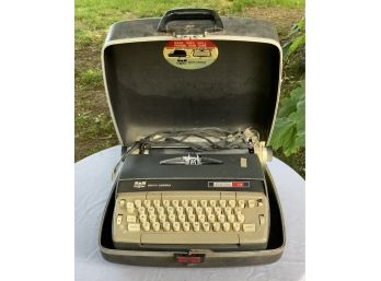 Vintage Smith-Corona Electric Typewriter ~ Electra 110 ~