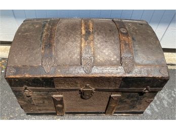 Late 1800's Wheeler & Wilson Mfg Co. Bridgeport, CT. Metal & Wood Trunk 26 In. W X 18.5 In. D X 37 In. Height