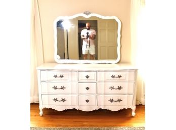 Thomasville Chest Of Drawers And Mirror