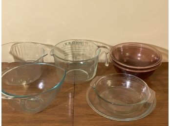 Bundle Of Vintage Pyrex And Anchor Hocking Mixing Bowls And Bakeware