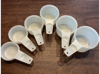 Six Stackable Plastic Measuring Cup