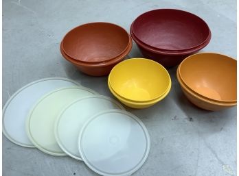 Four Stackable Tupperware Bowls With Lids