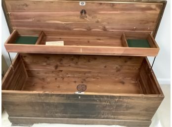 Rare Find Vintage Lane Cedar Chest With Flip Up Inner Tray