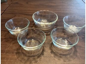 One Anchor Hocking And Four Pyrex Glass Dishes (small)