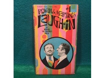 Vintage 1969 Rowan & Martin's Laught-In #1 Paperback Book. Goldie Hawn!!