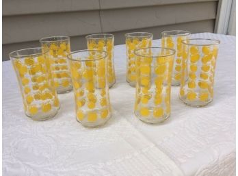 Set Of 8 Vintage Mid-Century 5 1/4' Tall Drinking Glasses. Yellow Apples. All Are In Mint Condition.