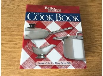 Better Homes And Gardens. New Cook Book. 5 Ring 656 Page Illustrated Hard Cover Book In Excellent Condition.